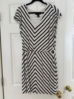 White House Black Market Black & White Striped V-Neck Dress Size M